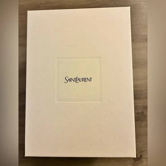 Saint Laurent Le 37 Mini Leather Bucket Bag, BLANC VINTAGE - Picture 10 of 11